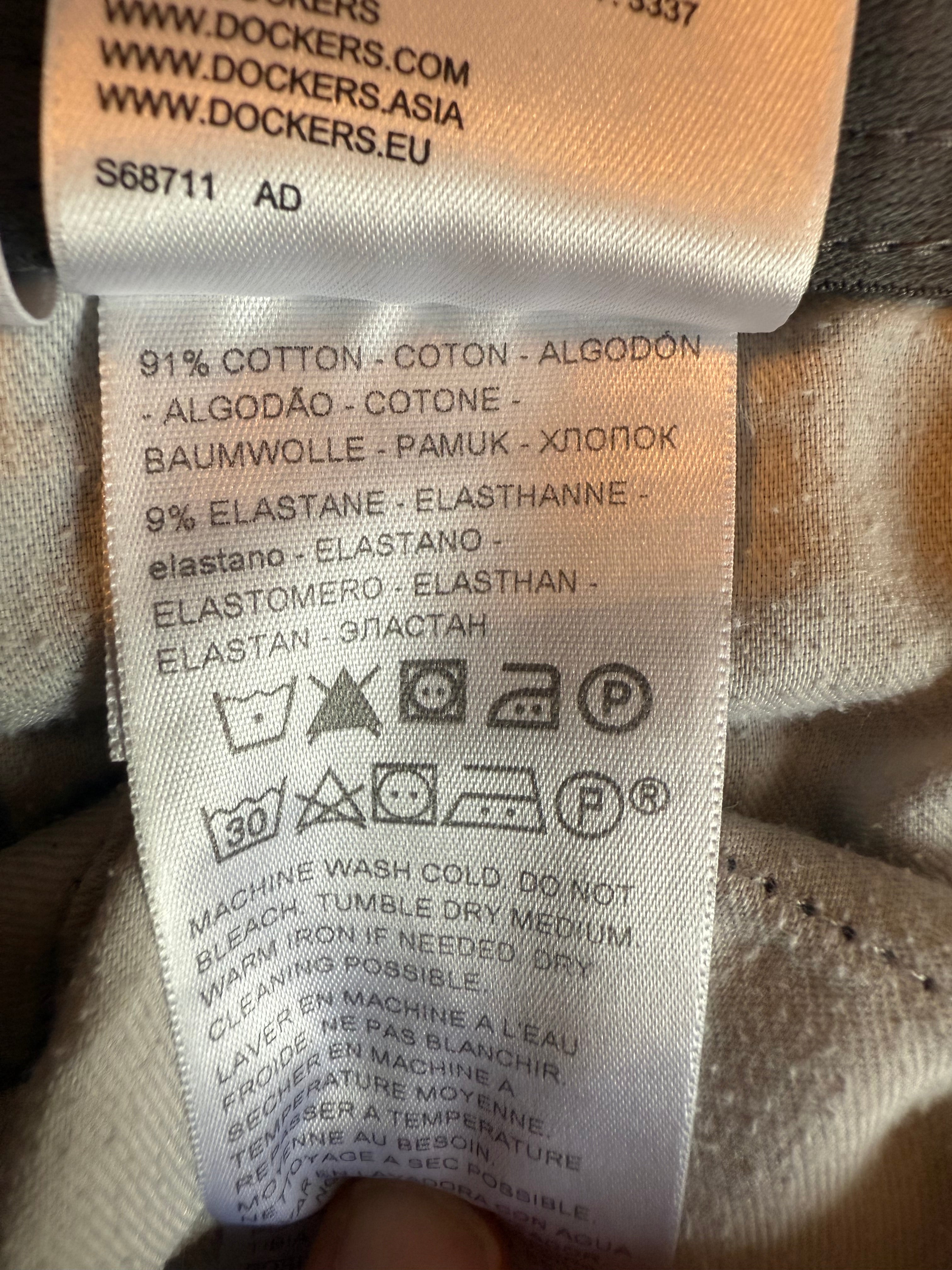 4 pairs Dockers flex 360 shorts size 33 waist