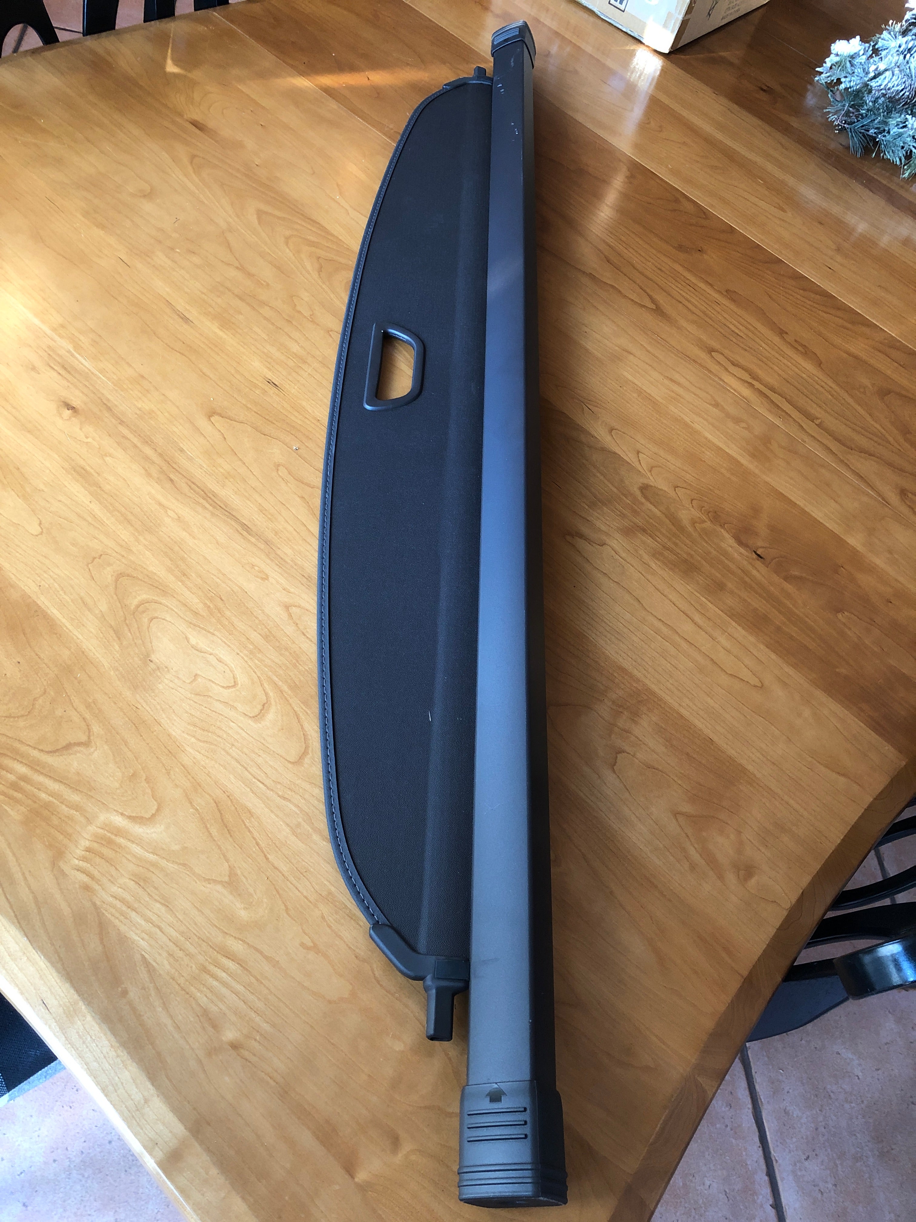 Cargo cover from 2018 Mercedes Benz GLE 350, chocolate brown color