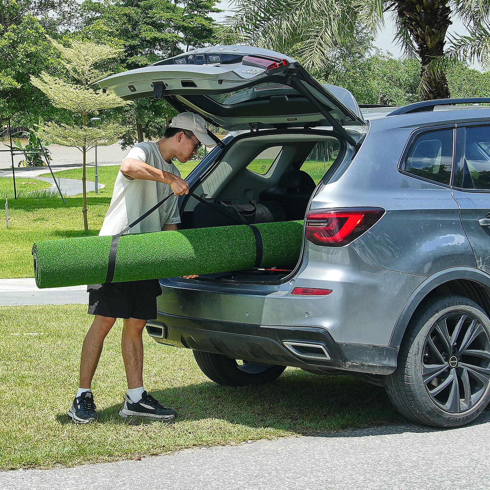 VEVOR Artificial Turf Golf Hitting Mat, 5x5ft - Includes 3 Rubber Tees, Indoor/Outdoor Practice Mat