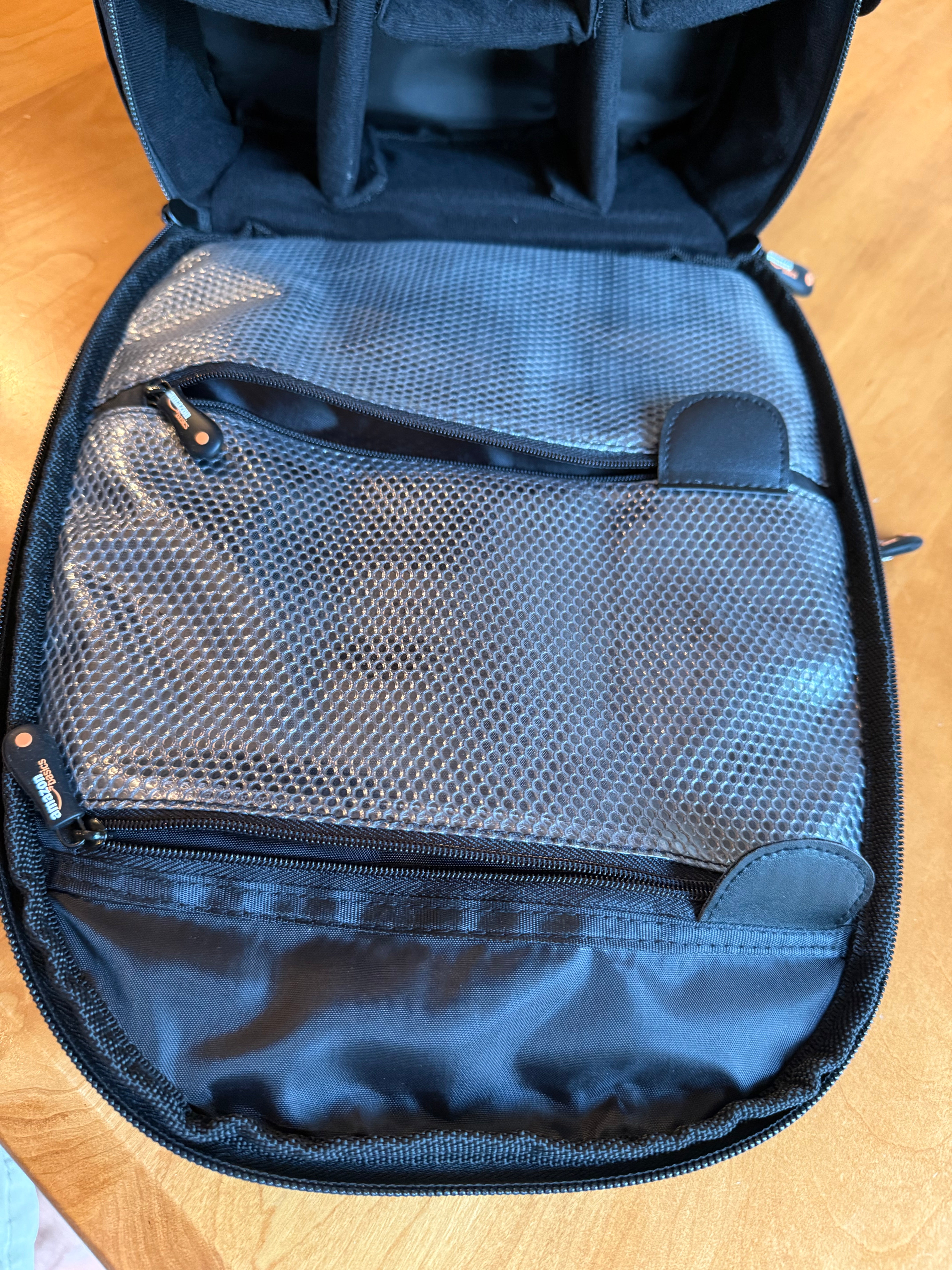 Amazon Basics Backpack for SLR Cameras and Accessories-Solid, Black