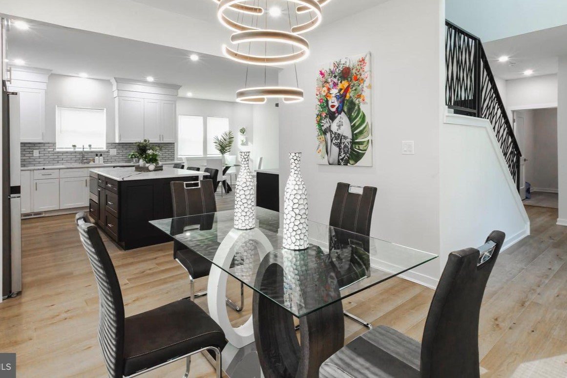 Glass top Dining Room Table & 4 chairs