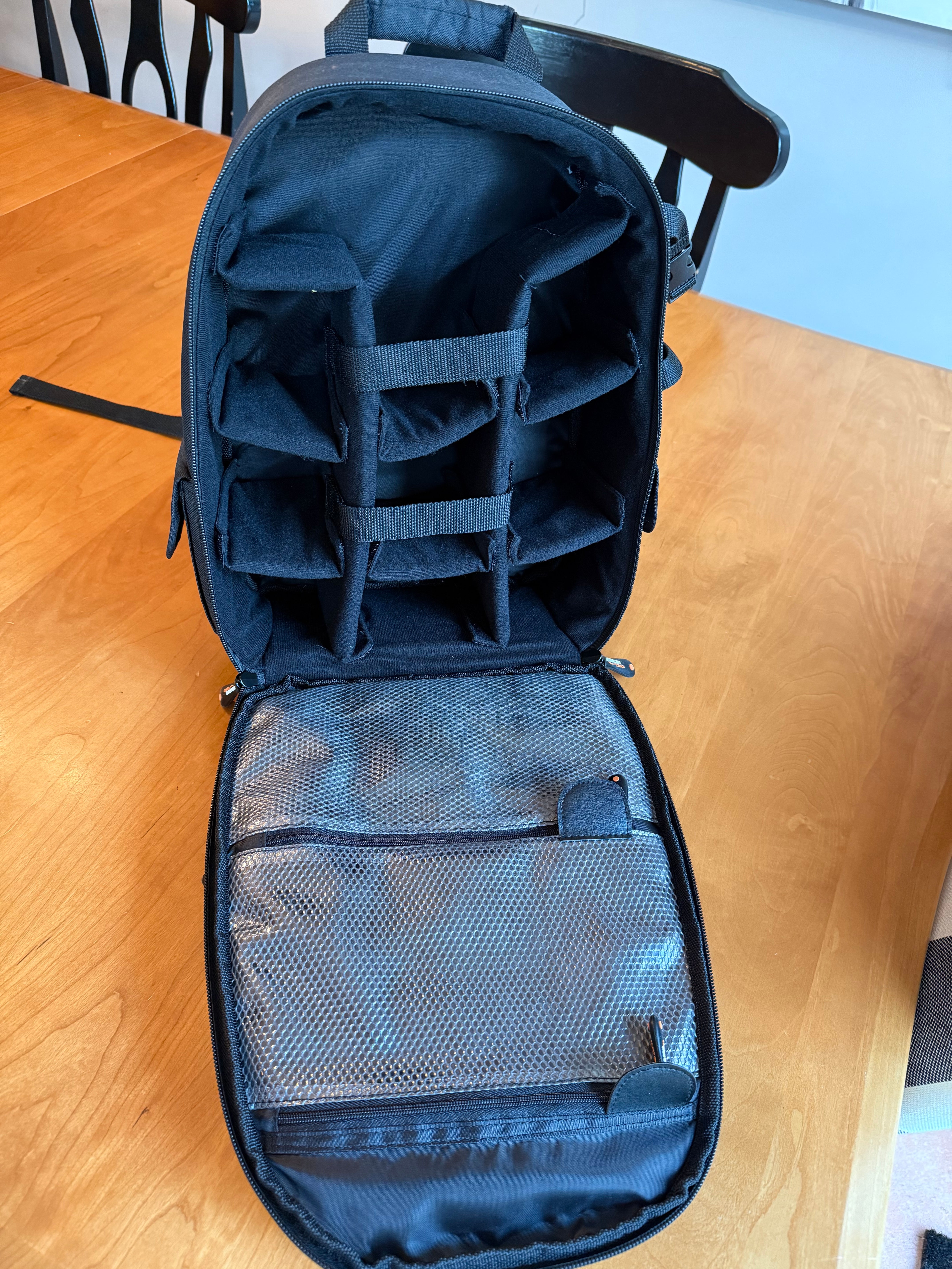 Amazon Basics Backpack for SLR Cameras and Accessories-Solid, Black