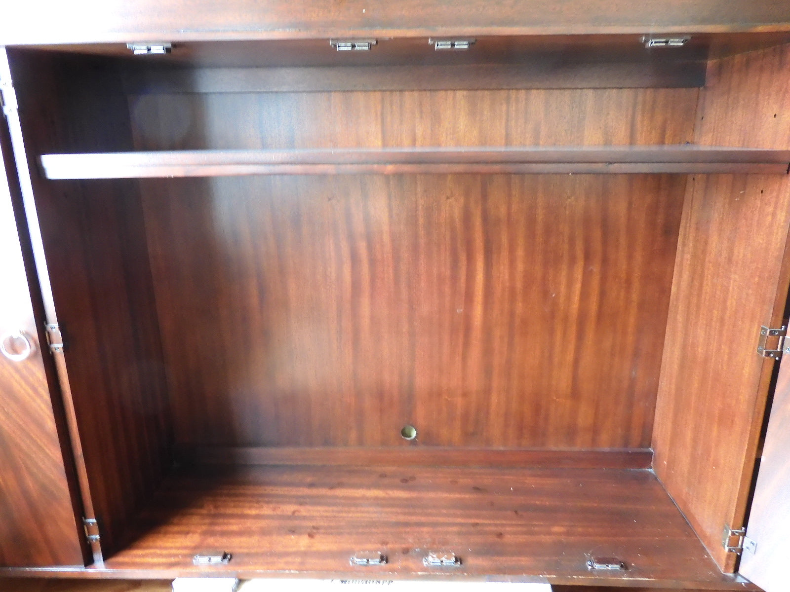 Hekman Metropolis Entertainment Deck/ Hutch