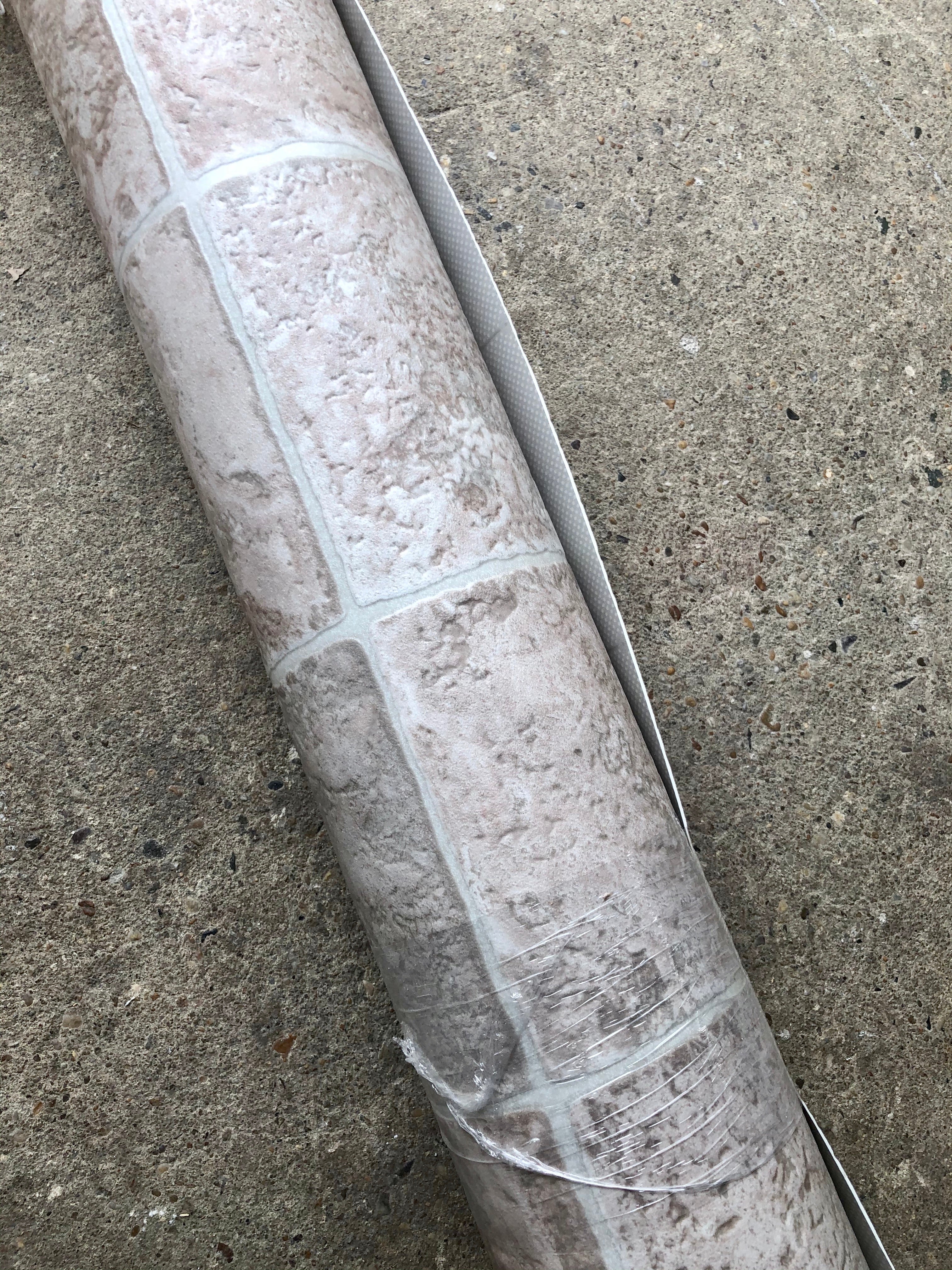 Vinyl flooring remnant, 6x5’4”