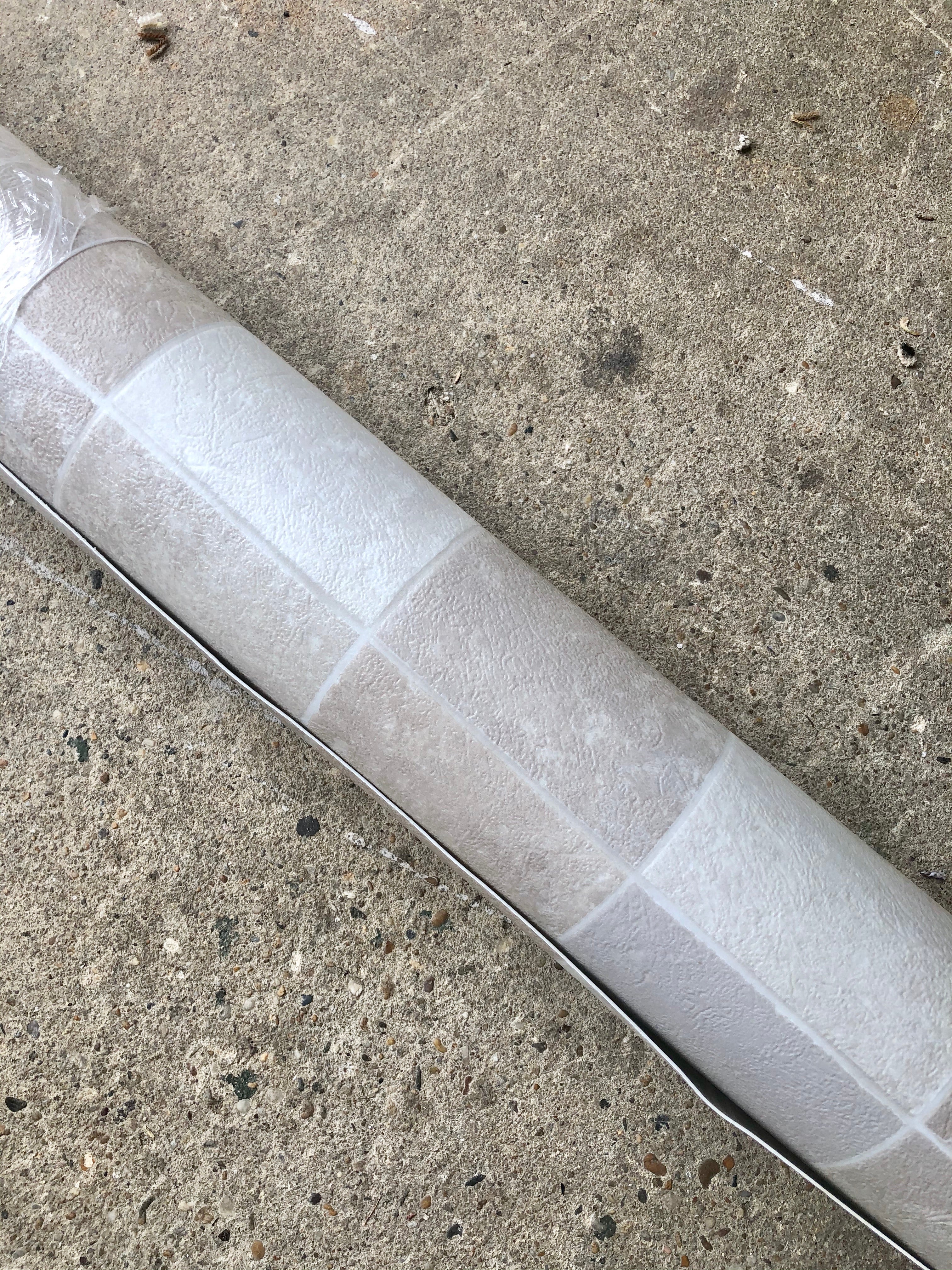 Vinyl flooring remnant, 4’5”x5’9”
