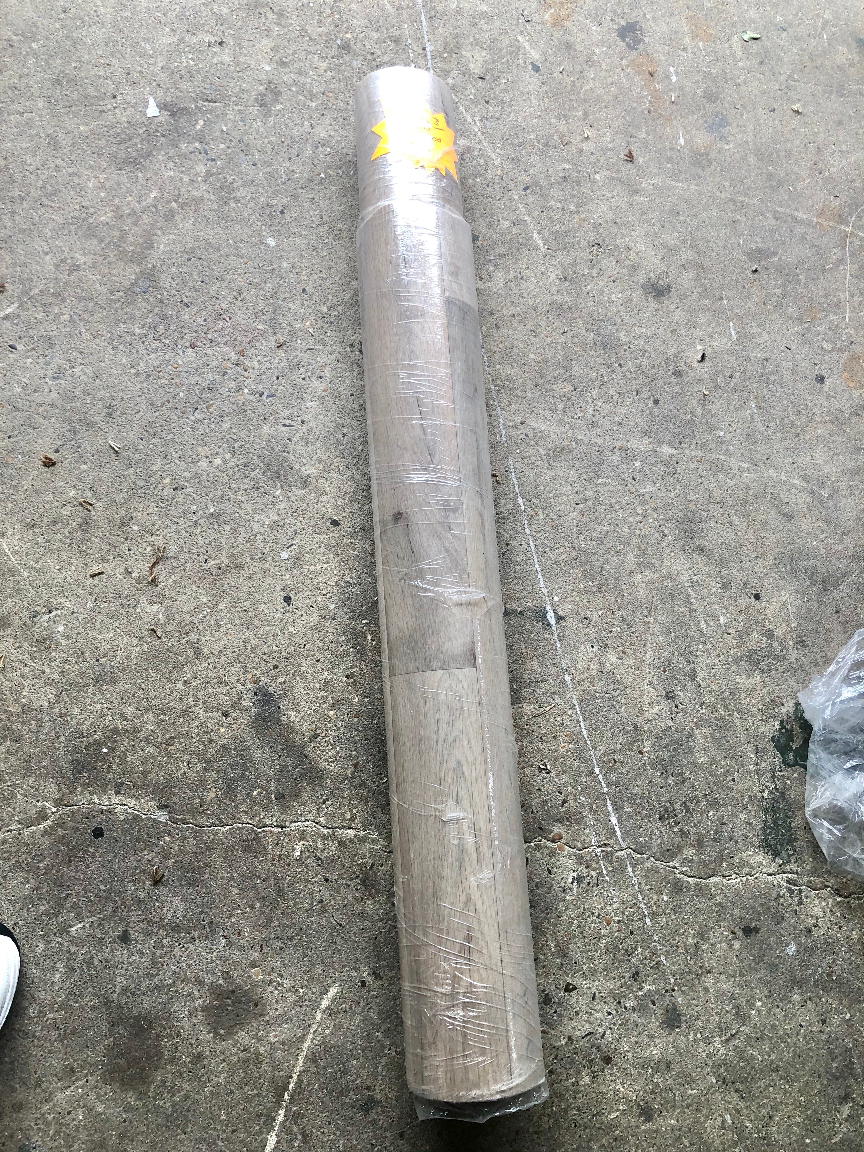 Vinyl flooring remnant, 2’11”x8’3”