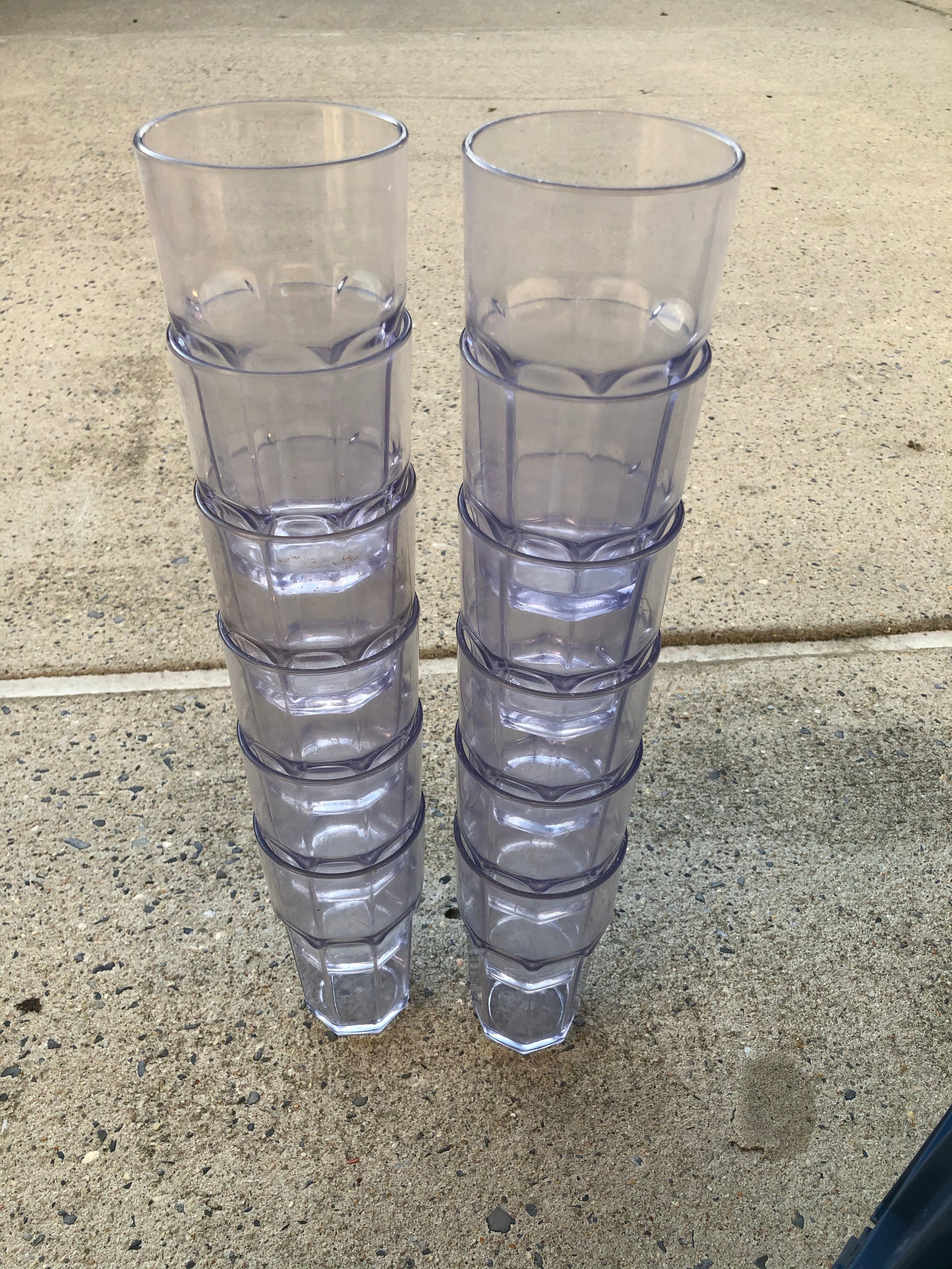 17 Plastic 16 oz Glasses, Carlisle Louis tumblers
