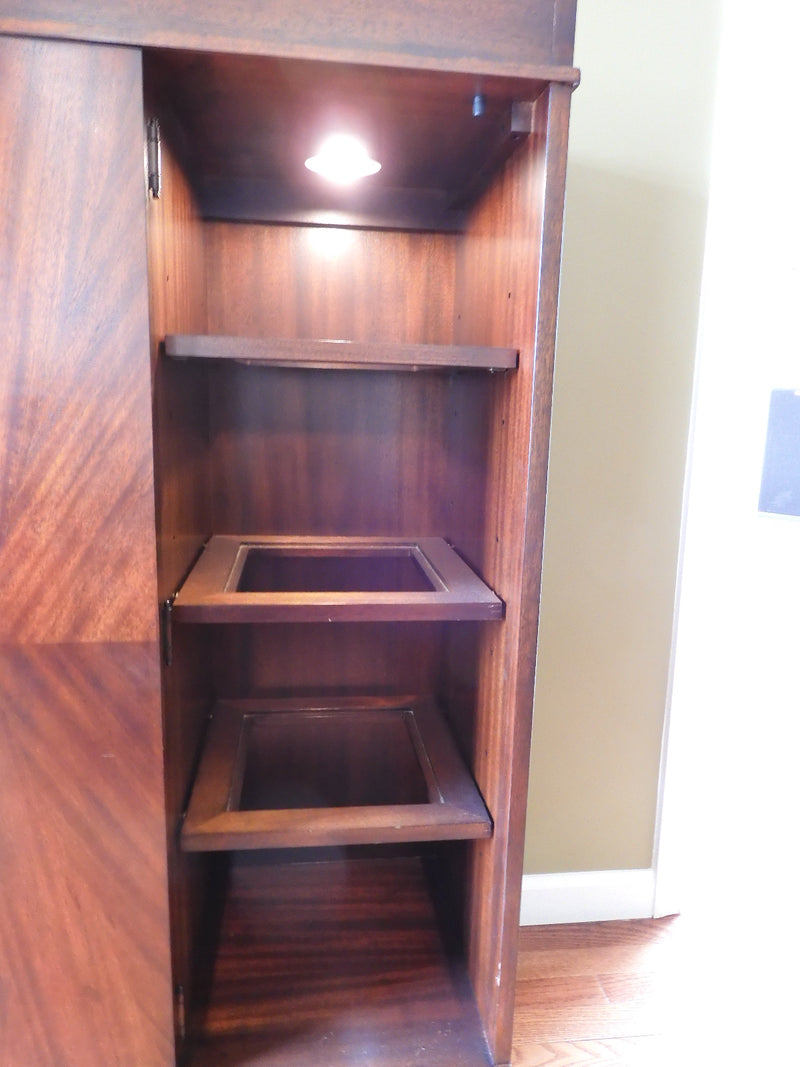 Hekman Metropolis Entertainment Deck/ Hutch