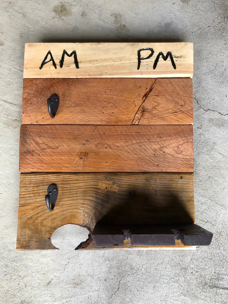 Coffee mug and wine glass holder, AM/PM